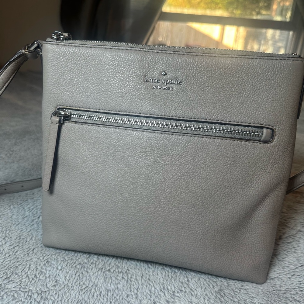 Kate Spade Jackson Leather Top Zip
Crossbody Bag - Picture 2 of 12